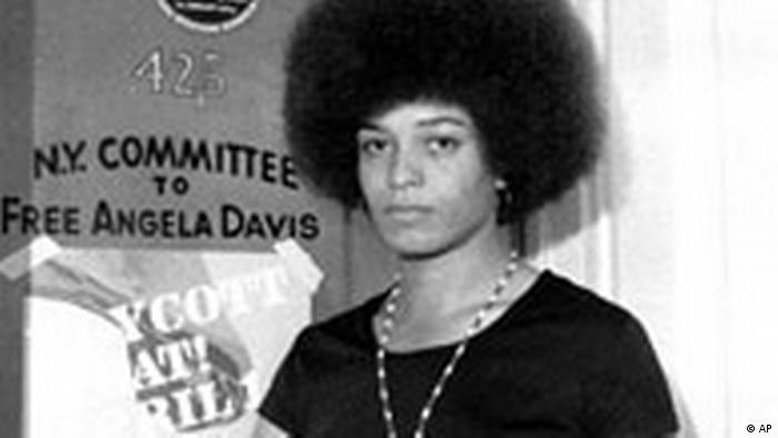 1972: Ativista negra Angela Davis é absolvida nos EUA