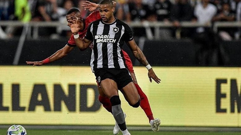 Athletico-PR perde nos 90 minutos, mas bate Botafogo nos pênaltis e avança na Copa do Brasil