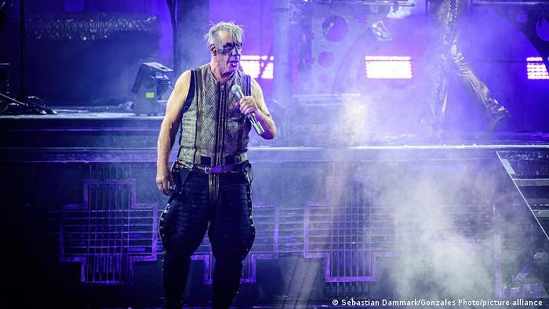 Rammstein reage a acusações contra vocalista Till Lindemann