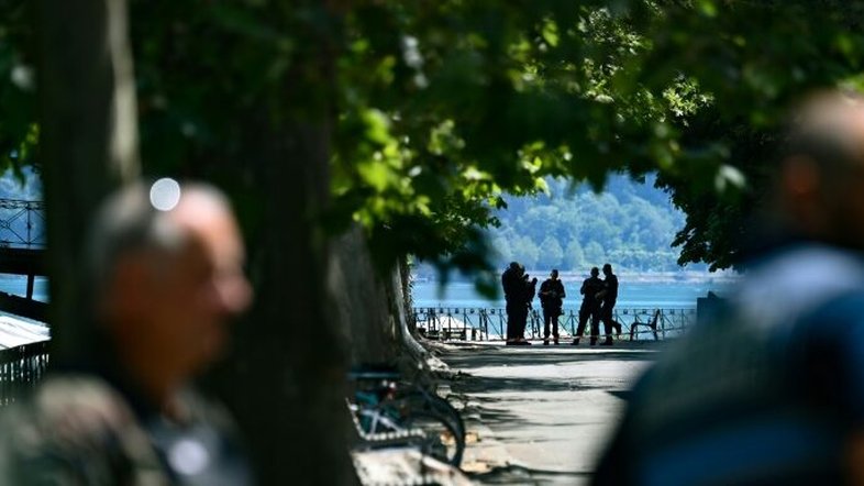 Homem esfaqueia 4 crianças e 2 adultos em ataque na França; suspeito foi preso