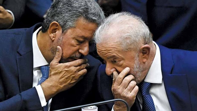 Arthur Lira e Lula se reuniram segunda, 5, para discutir a relação da Câmara com o Planalto: o presidente admitiu trocas na Esplanada (Crédito:Mauro Pimentel)