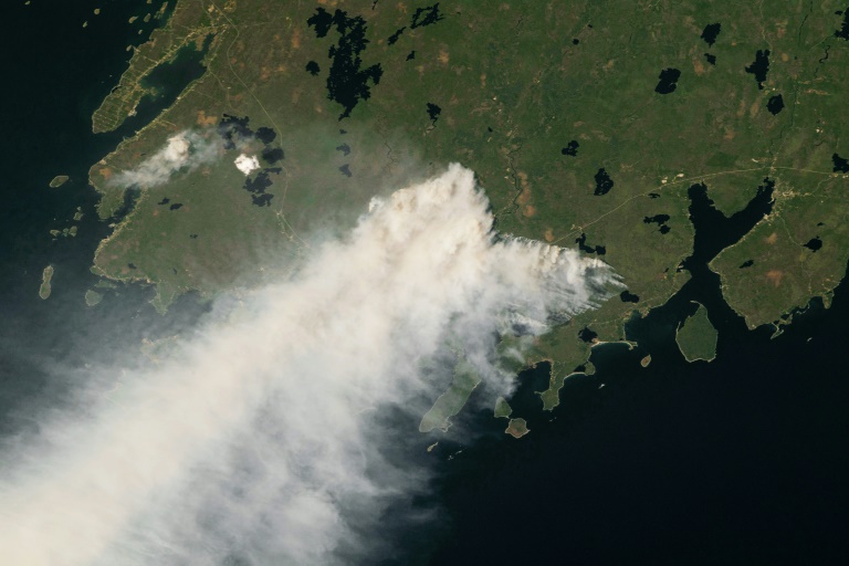 Imagem de satélite de um incêndio perto de Shelburne, Canadá, tirada pela Nasa em 29 de maio de 2023