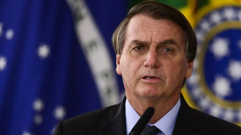 O raro recuo do ex-presidente acompanhado pelo pedido de desculpas ocorre a quatro dias dele sentar no banco dos réus do Tribunal Superior Eleitoral (TSE) para responder às acusações do PDT em uma ação