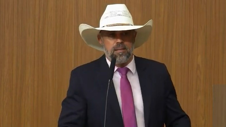 'Pode me prender, eu sou um bandido', diz deputado que esteve em atos bolsonaristas no quartel