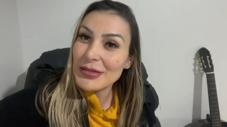 Andressa Urach anuncia que começará uma nova faculdade