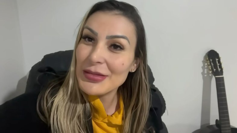 Andressa Urach anuncia que começará uma nova faculdade