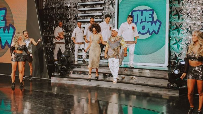 Stephanie Durval estreou em programa da RedeTV!