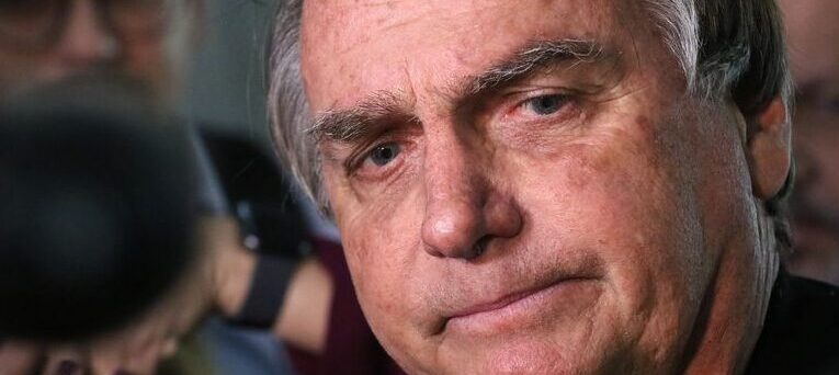Mentiras, golpe, ultradireitista: imprensa internacional repercute Bolsonaro inelegível