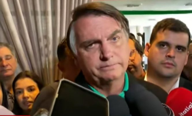 Jair Bolsonaro em entrevista, após o resultado do TSE que o deixa inelegível - Crédito: Reprodução/YouTube CNN