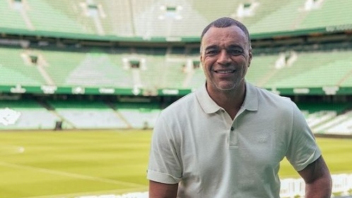 Denílson reprova treinador estrangeiro na Seleção Brasileira e elege seu favorito