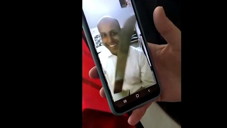 Mulher é ameaçada por ex-marido com facão na mão: 'Já assistiu filme do Jason?'