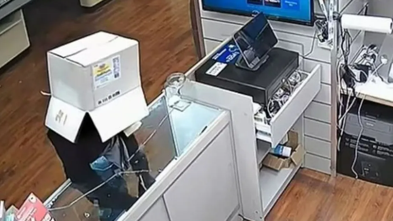 Ladrão caixa papelão