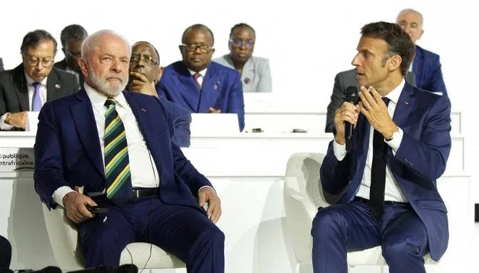 ‘Estou doido para fazer acordo com a União Europeia’, diz Lula em Paris