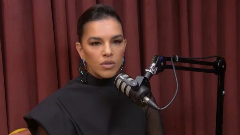 Mariana Rios detalha problema de saúde que a fez perder parte da audição: 