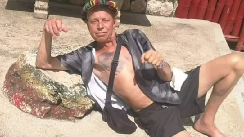 Britânico férias morre bar