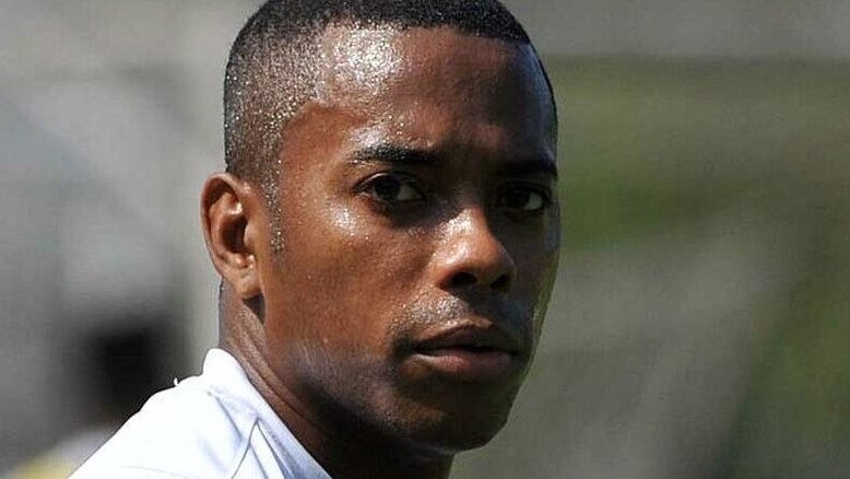 Robinho alega inocência e diz que mulher que o acusa de estupro coletivo não estava alterada