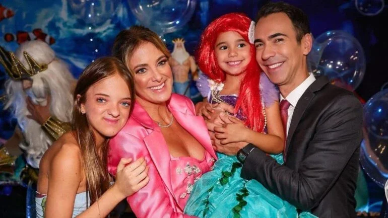Ticiane Pinheiro e César Tralli comemoram 4 anos da filha, Manu