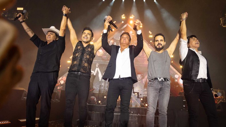 Turnê Amigos, com Zezé Di Camargo e Luciano, Chitãozinho e Xororó e Leonardo