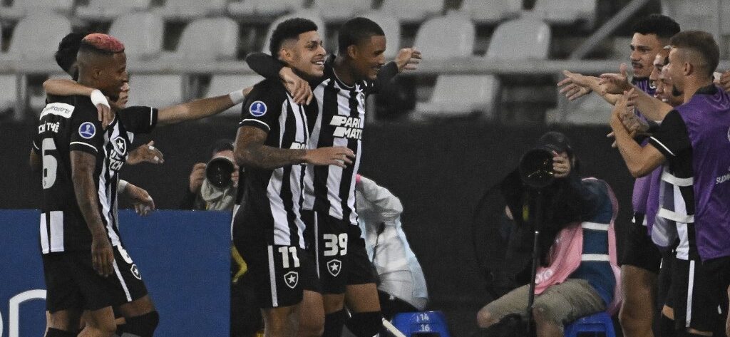 Botafogo elimina Patronato na volta de Gatito e estreia de Bruno Lage e será rival do Guaraní