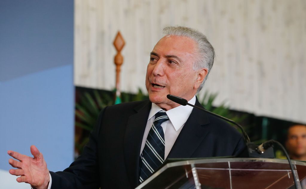 O presidente Michel Temer discursa na cerimônia de assinatura da declaração Presidencial Conjunta Brasil-Paraguai sobre Integração Física, na sede da usina hidrelétrica Itaipu Binacional, em Foz do Iguaçu (PR).