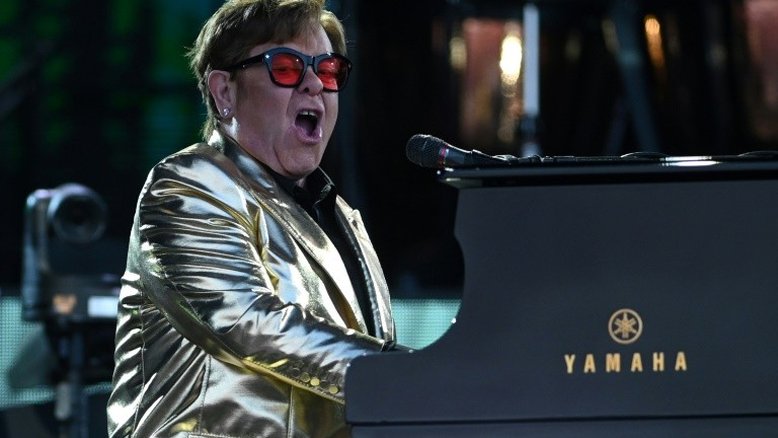 Indicado ao Emmy, Elton John está perto de se tornar EGOT