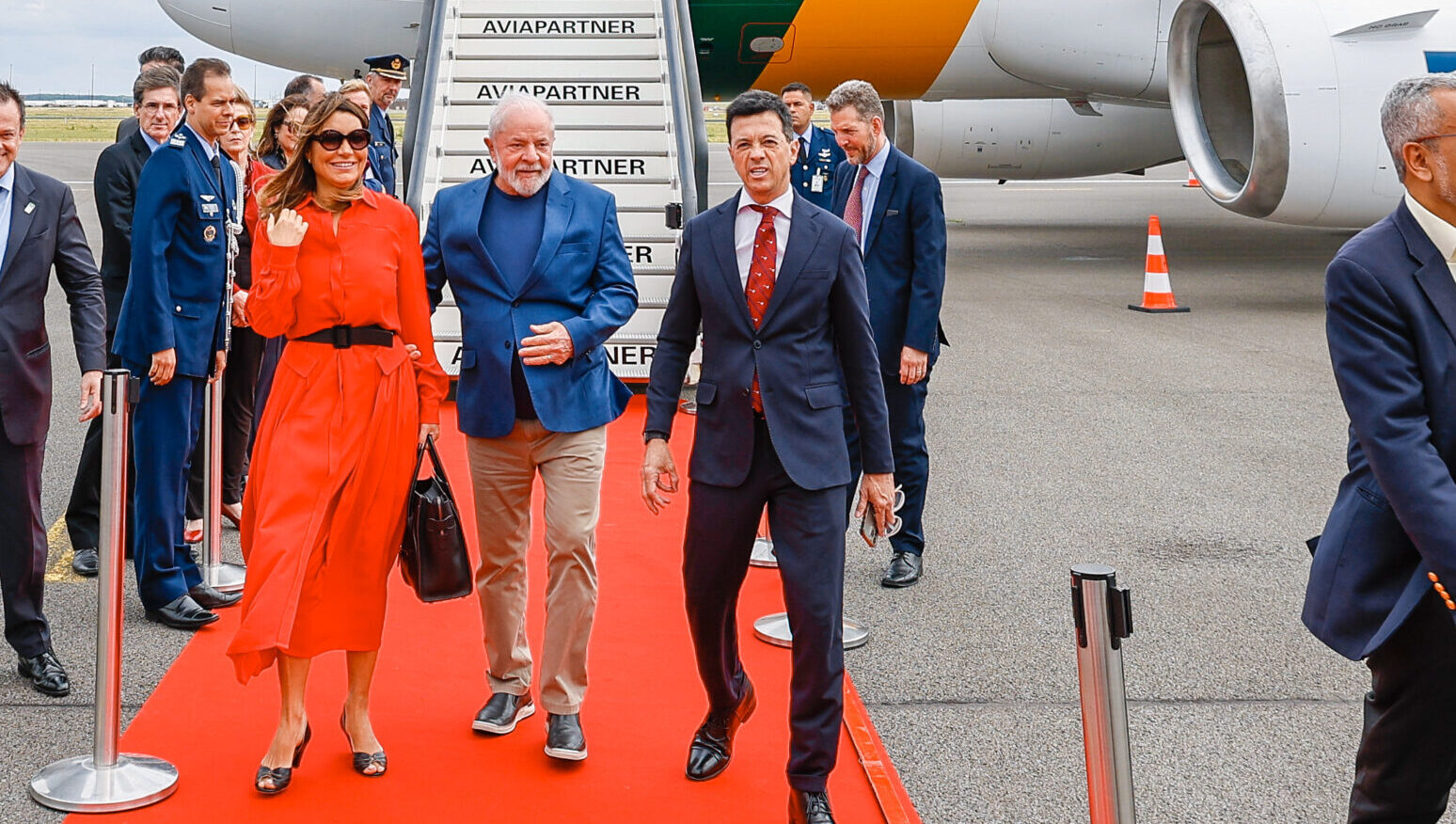 Lula chegou em Bruxelas acompanhado da primeira-dama, Janja