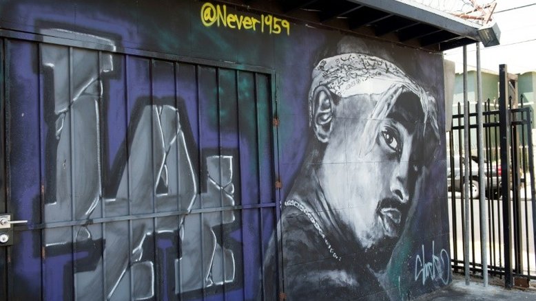 Polícia de Las Vegas faz buscas em residência por caso de assassinato do rapper Tupac
