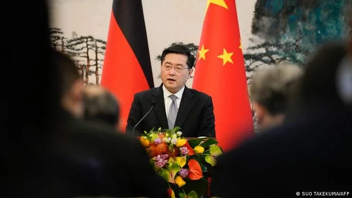 Ministro do Exterior da China está desaparecido há quase um mês