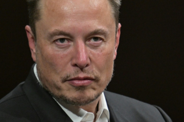 Walmart se torna a mais recente empresa a retirar publicidade do X de Elon Musk