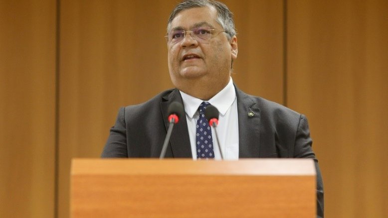 Ministro da Justiça, Flávio Dino, fala sobre as investigações do assassinato de Marielle Franco, em coletiva de imprensa, em Brasília, em 24 de julho de 2023 - AFP