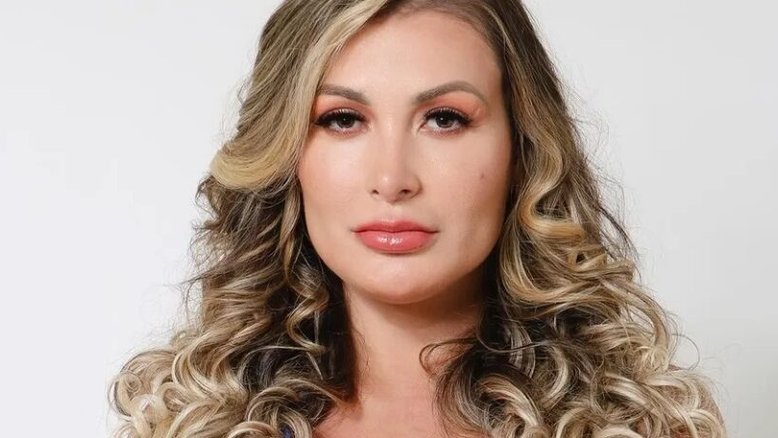 'Chocada', diz Andressa Urach ao saber que virou tema de trabalho de mestrado