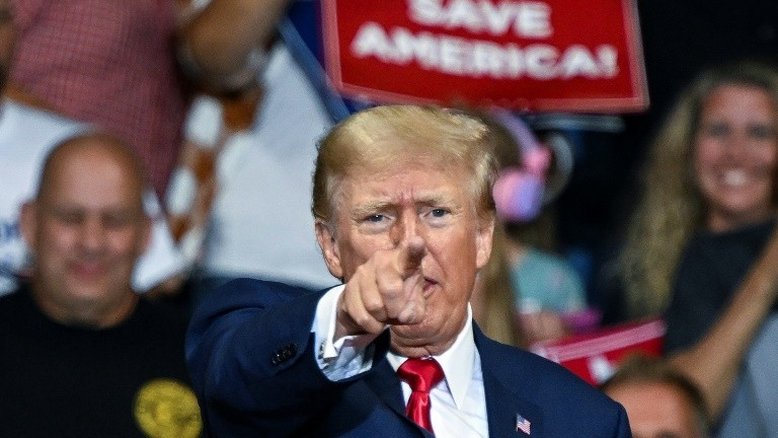 Trump poderia concorrer ao cargo se condenado e perdoar a si mesmo se eleito?