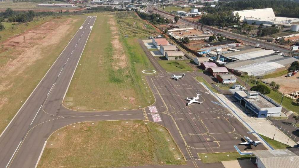 Avião com servidores desaparece no Paraná; aeronáutica, polícia e bombeiros realizam buscas