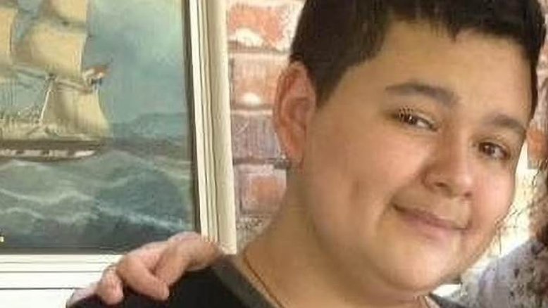 Rapaz ‘desaparecido’ há oito anos era mantido em cativeiro e abusado sexualmente pela mãe