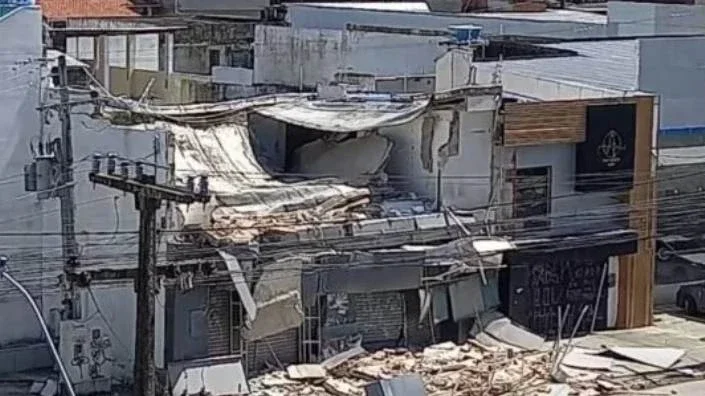 Prédio desaba no Recife três dias após desastre que deixou 14 mortos