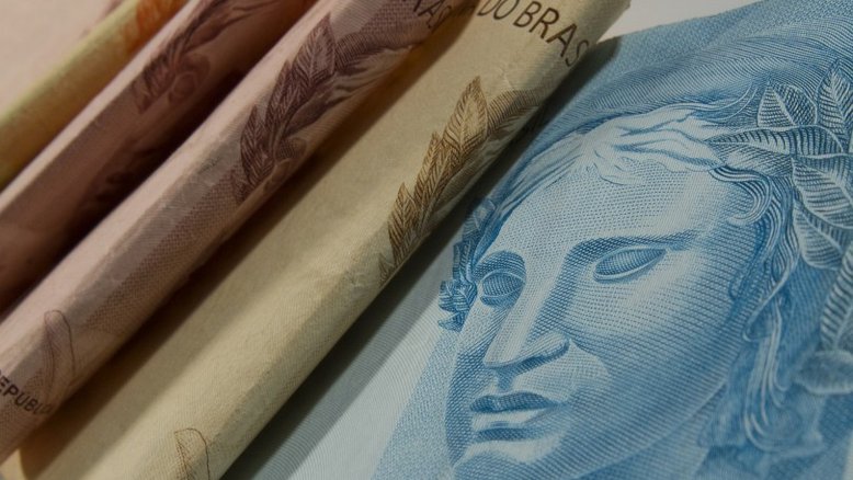 Governo eleva estimativa para déficit e bloqueia mais R$ 1,5 bi