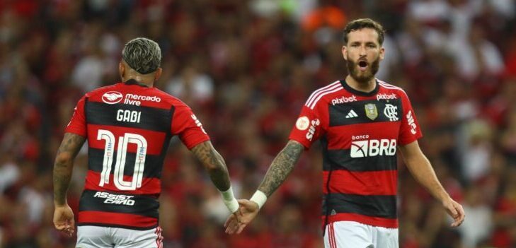 Flamengo supera Fortaleza com show de Arrascaeta no Maracanã e 150º gol de Gabigol