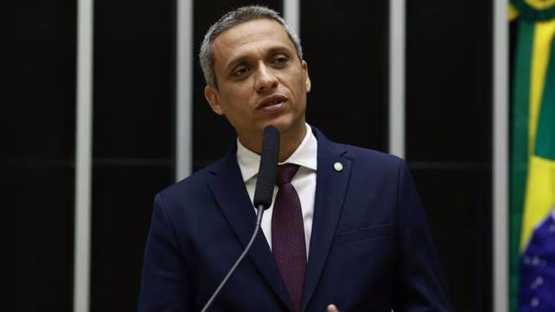 Gustavo Gayer é alvo de buscas em operação da PF contra desvio de cota parlamentar