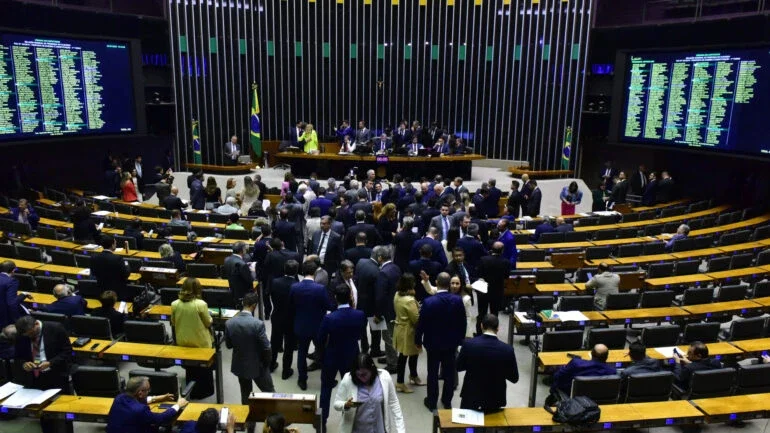 Discussão e votação de propostas na Câmara