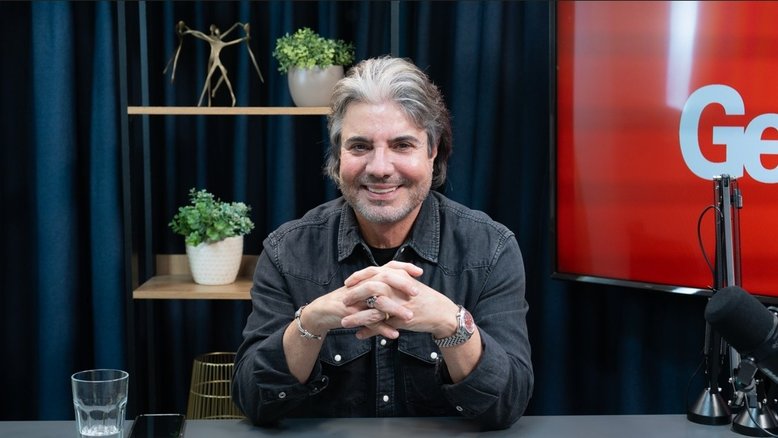 IstoÉ Gente Entrevista #1: 'As pessoas do meio artístico sabiam da sexualidade dele', diz João Kléber sobre Gugu