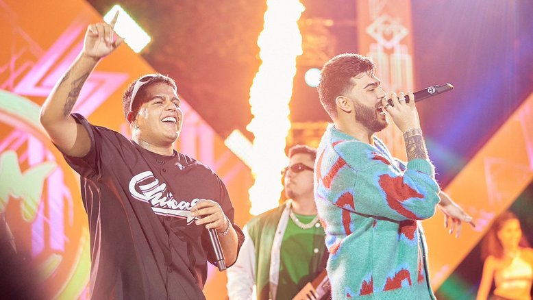 Kadu Martins comemora sucesso de single