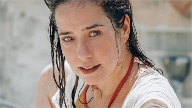 Paloma Duarte exibe abdômen sequinho e avisa sobre umbigo: ‘Não adianta que não tenho’