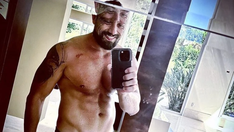Rafael Cardoso é acusado de mandar nudes para jovem de 18 anos: 