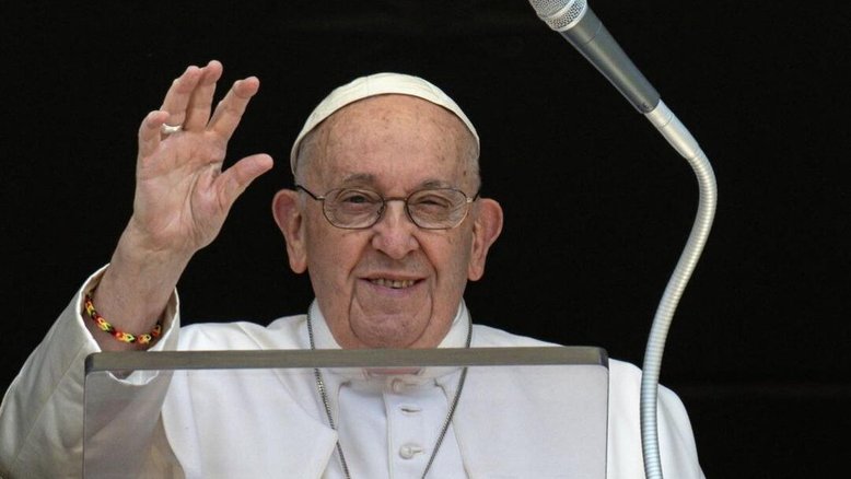 Papa visitará Marselha para discutir crises no Mediterrâneo