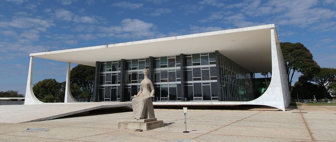 Ministro do STF suspende leis que turbinaram para R$ 170 mil salários de juízes de Goiás