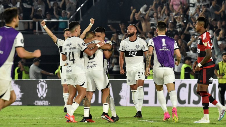 Flamengo perde de virada do Olímpia e está eliminado da Copa Libertadores