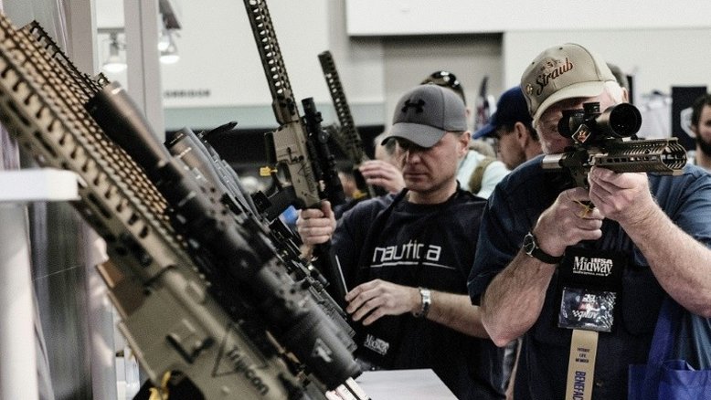EUA endurece regras contra vendedores de armas sem licença