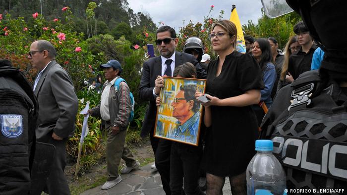 Equador vai às urnas sob tensão para escolher novo presidente