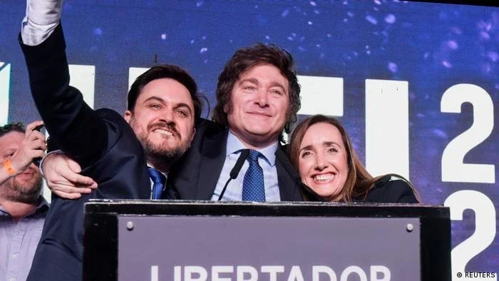 Ultradireitista Javier Milei vence primárias na Argentina