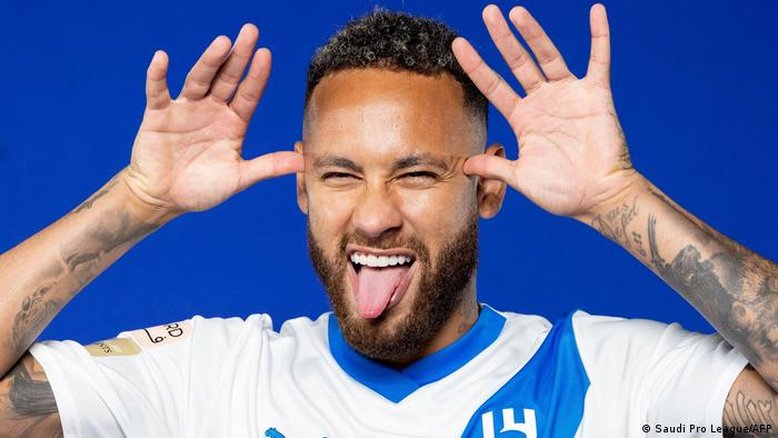 Lenda do futebol alemão chama Neymar de "falso" e "mau-caráter"